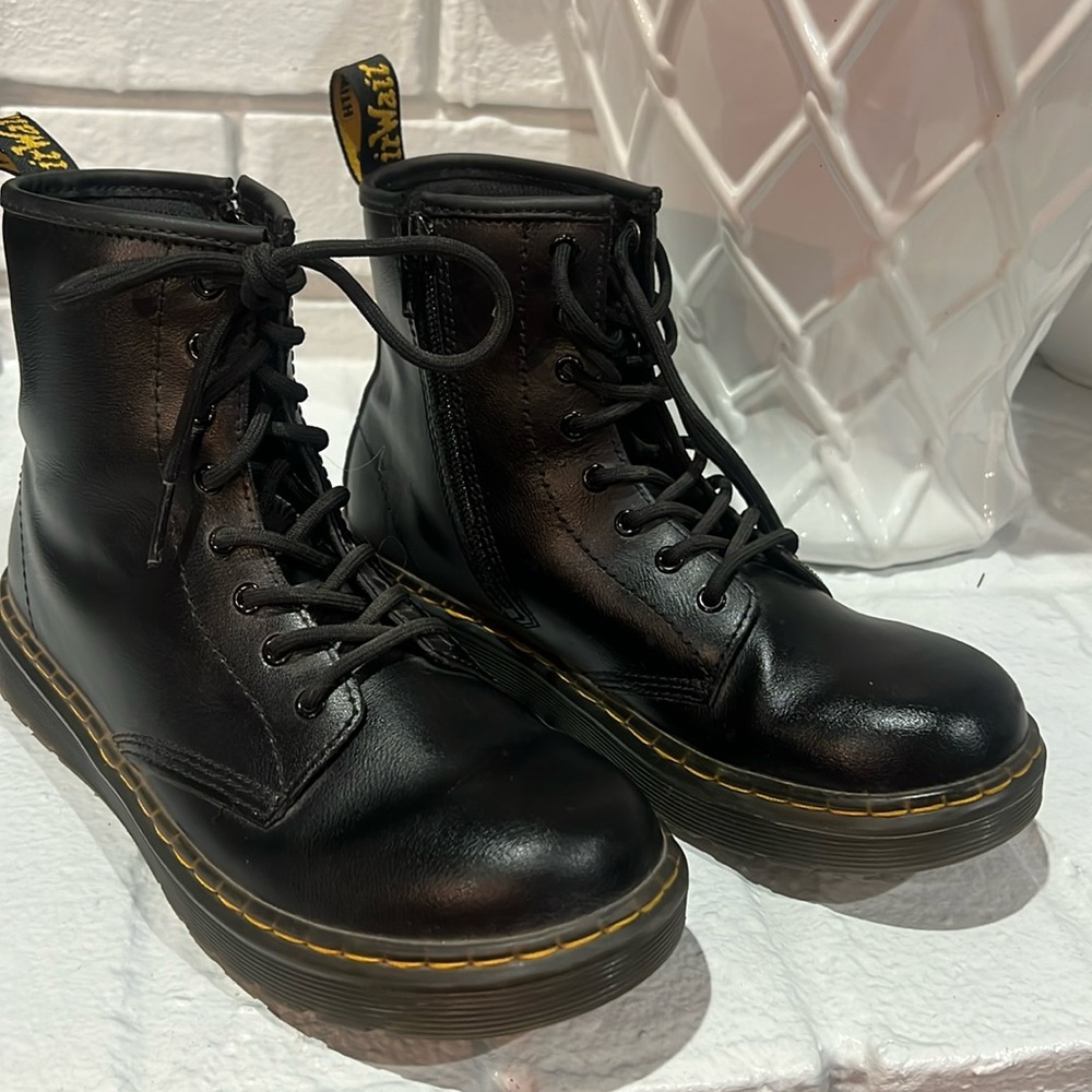 Dr. Martens Zavala Jr. Combat (Big Kid)